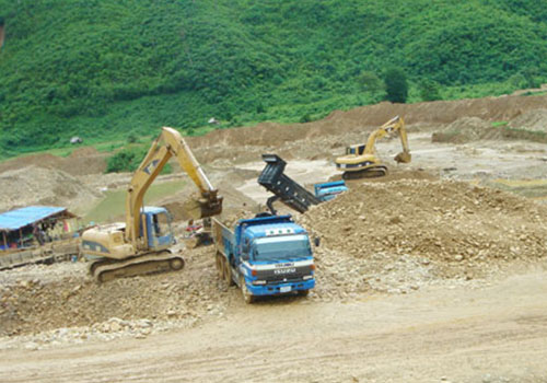 老撾、柬埔寨礦區工程車