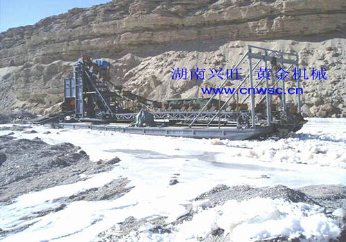 高海拔、高寒凍土礦區(qū)，采金船